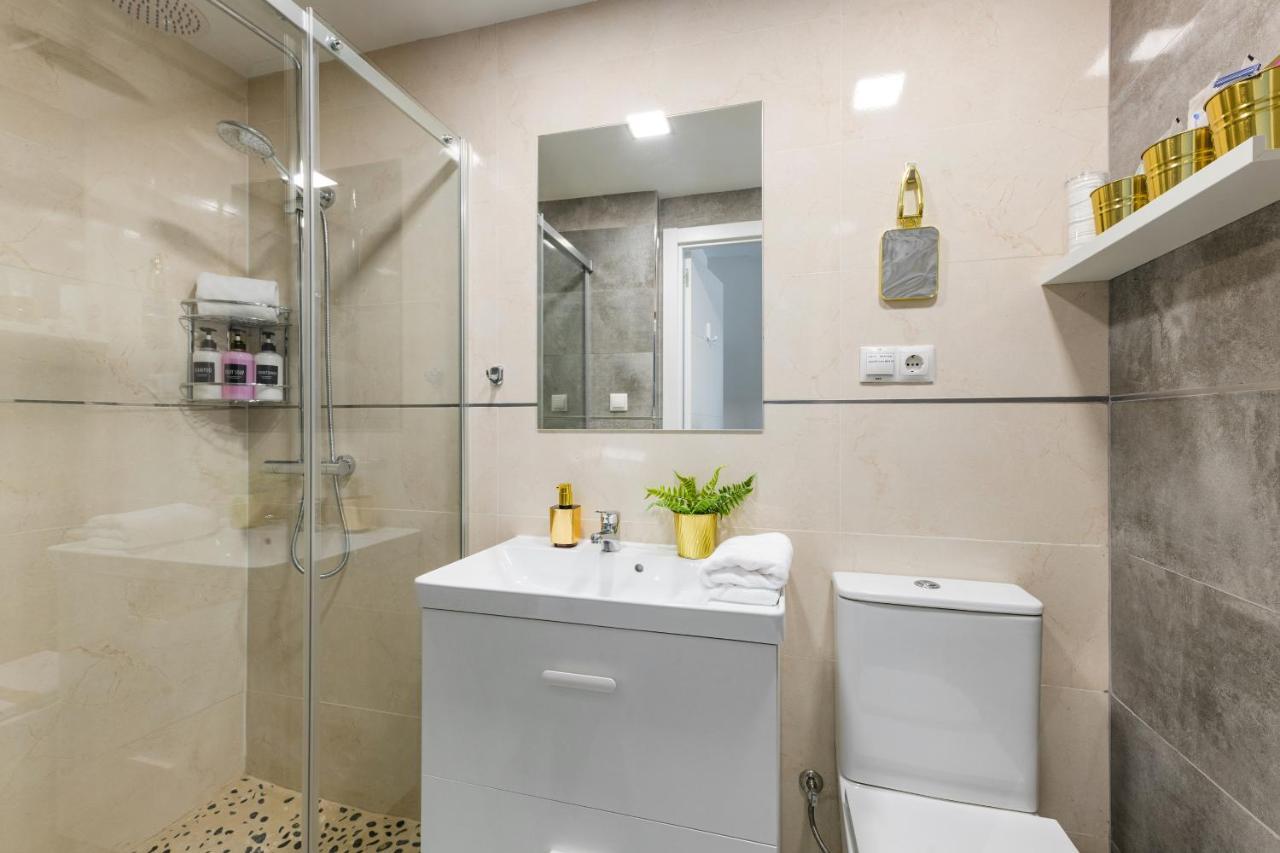 Sweet Dreams Apartment Near Puerta Del Sol Madrid Bagian luar foto